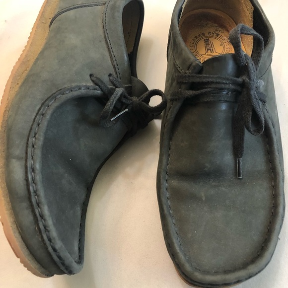 clarks wallabee run grey